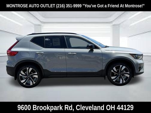 Vapour Grey Metallic 2026 Volvo XC40 Plus, B5 AWD Gas (mild hybrid), Dark