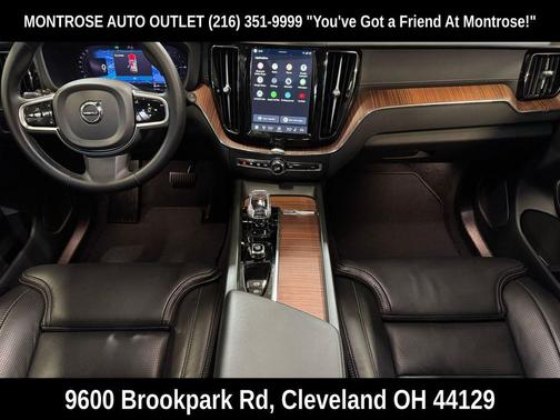 2024 Volvo XC60 Recharge Plug-In Hybrid T8 Ultimate Dark Theme