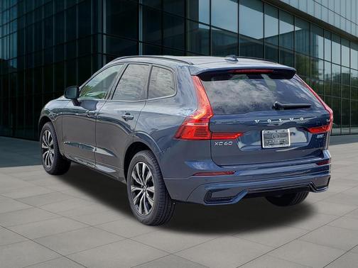 2025 Volvo XC60 B5 Core