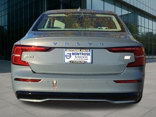 2024 Volvo S60 Recharge Plug-In Hybrid T8 Plus Dark Theme