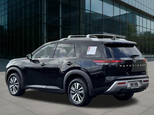 2024 Nissan Pathfinder SL 4WD