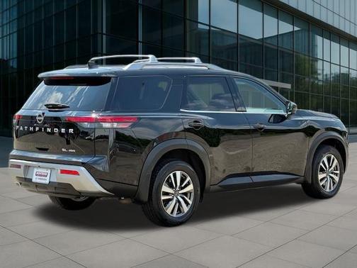 2024 Nissan Pathfinder SL 4WD