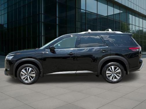 2024 Nissan Pathfinder SL 4WD