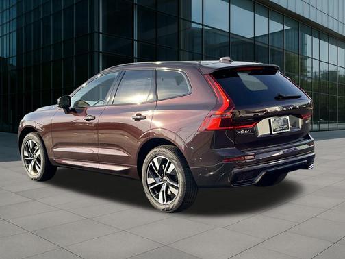 2026 Volvo XC60 B5 Plus