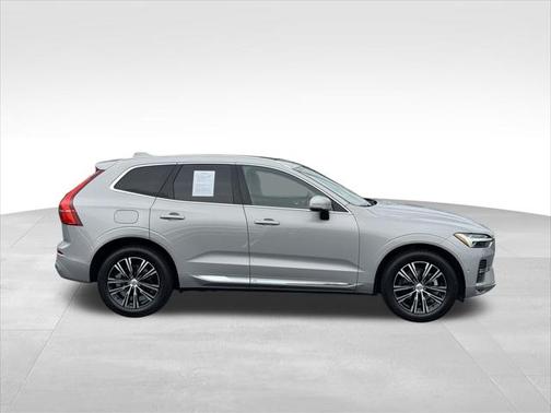 2022 Volvo XC60 B5 Inscription