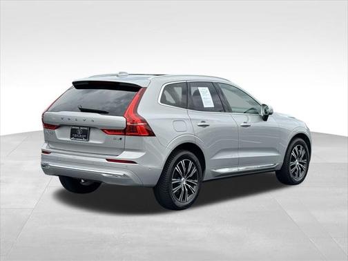 2022 Volvo XC60 B5 Inscription