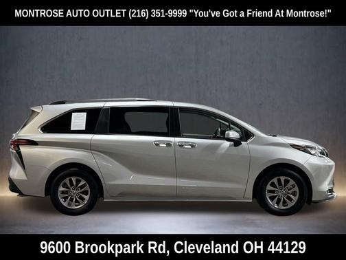 2022 Toyota Sienna XLE