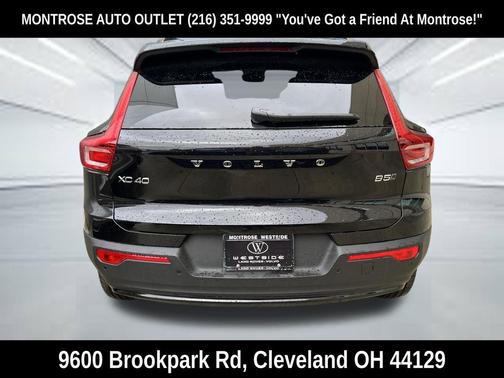 Onyx Black 2026 Volvo XC40 Plus, B5 AWD Gas (mild hybrid), Dark
