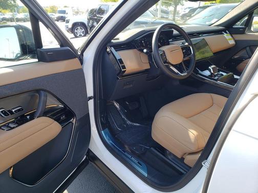 2025 Land Rover Range Rover Sport SE