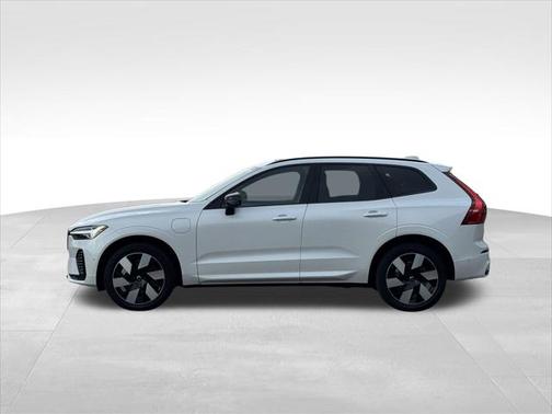 2025 Volvo XC60 Plug-In Hybrid T8 Plus