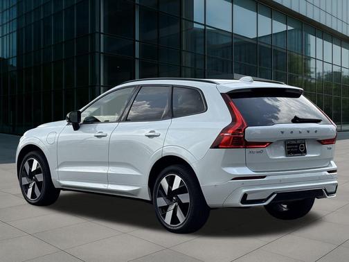 2025 Volvo XC60 Plug-In Hybrid T8 Plus