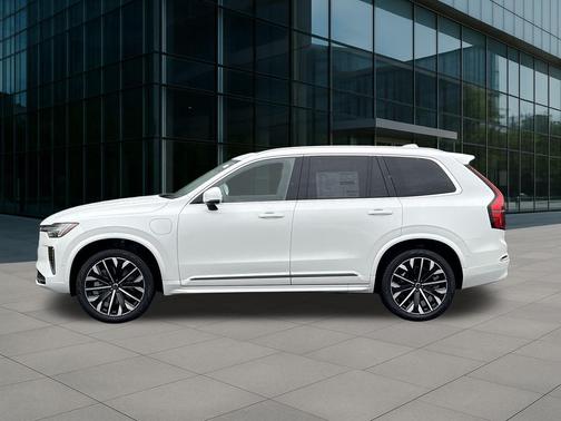 2026 Volvo XC90 B6 Plus 6-Seater