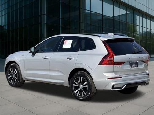 2025 Volvo XC60 Plug-In Hybrid T8 Core