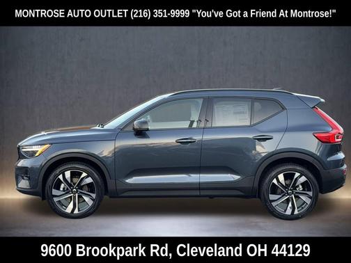 2026 Volvo XC40 Plus, B5 AWD Gas (mild hybrid), Dark