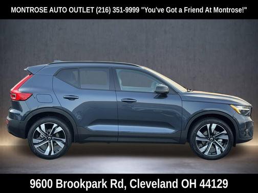 2026 Volvo XC40 Plus, B5 AWD Gas (mild hybrid), Dark