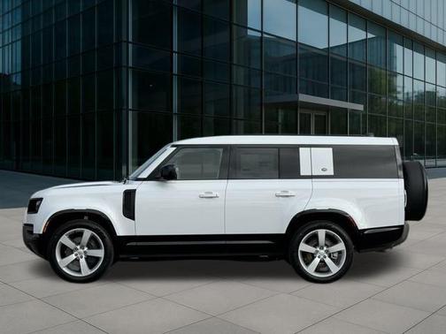 2024 Land Rover Defender 130 P400 X-Dynamic SE