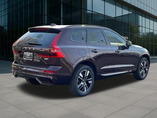2026 Volvo XC60 B5 Plus