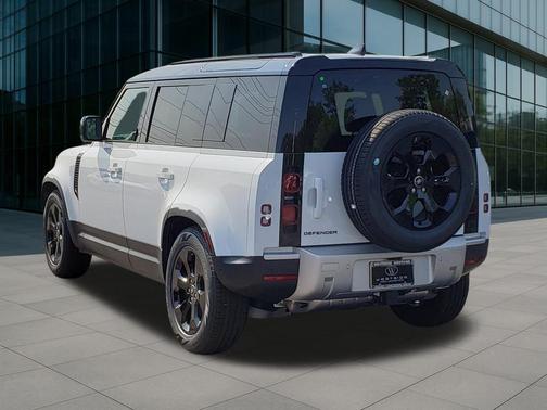 2025 Land Rover Defender 110 P300
