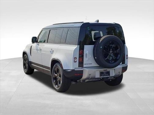 2025 Land Rover Defender 110 P300