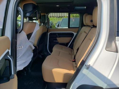 2025 Land Rover Defender 110 P300