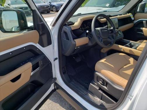2025 Land Rover Defender 110 P300