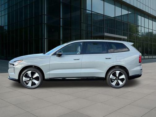 2025 Volvo EX90 Twin Motor Performance Plus 6-Seater