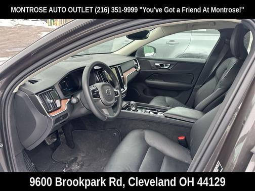 2025 Volvo V60 Cross Country Plus, B5 AWD Gas (mild hybrid)