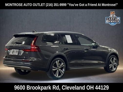 2025 Volvo V60 Cross Country Plus, B5 AWD Gas (mild hybrid)