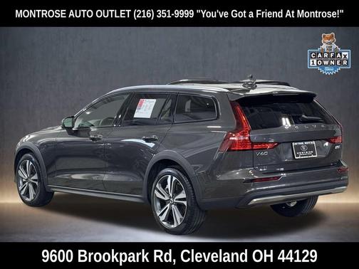 2025 Volvo V60 Cross Country Plus, B5 AWD Gas (mild hybrid)