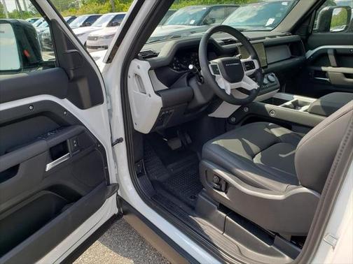 2025 Land Rover Defender 90 P400 X-Dynamic SE