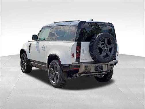 2025 Land Rover Defender 90 P400 X-Dynamic SE