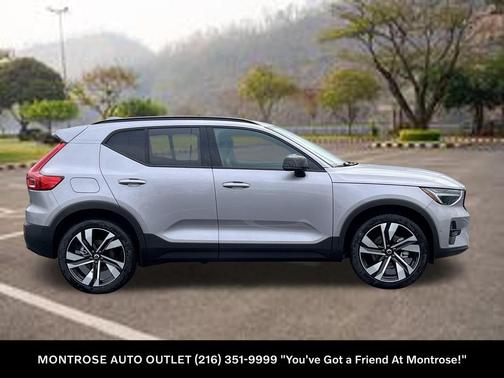 2026 Volvo XC40 B5 Plus