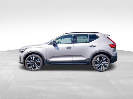 2026 Volvo XC40 B5 Plus