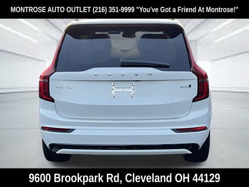 Crystal White Pearl 2026 Volvo XC90 B6 Ultra 7-Seater