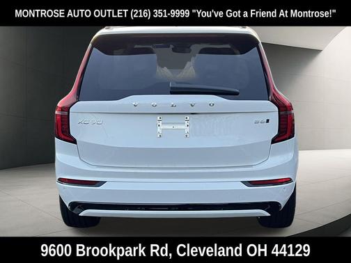 Crystal White Pearl 2026 Volvo XC90 B6 Ultra 7-Seater