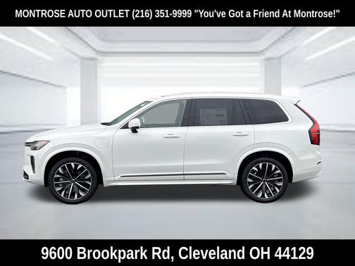Crystal White Pearl 2026 Volvo XC90 B6 Ultra 7-Seater
