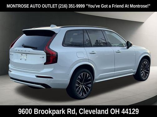 Crystal White Pearl 2026 Volvo XC90 B6 Ultra 7-Seater