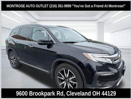 Crystal Black Pearl 2019 Honda Pilot Touring 8-Passenger