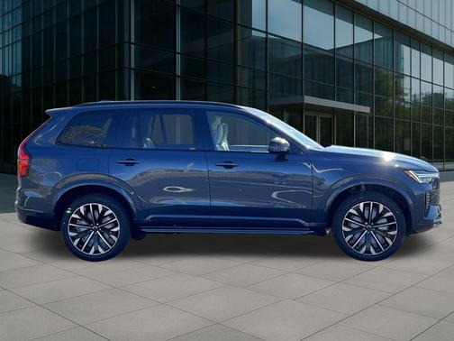 2026 Volvo XC90 B6 Ultra Dark Theme 7-Seater