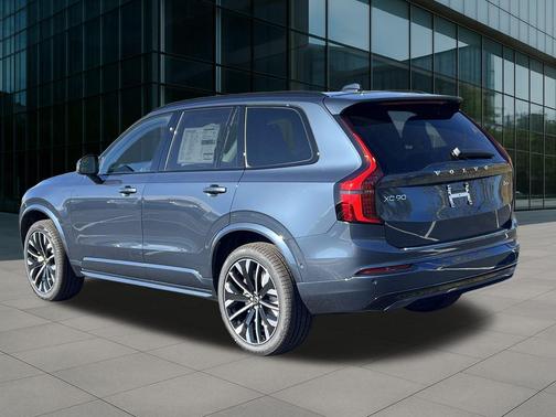 2026 Volvo XC90 B6 Ultra Dark Theme 7-Seater