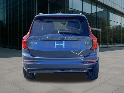 2026 Volvo XC90 B6 Ultra Dark Theme 7-Seater