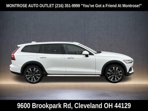Crystal White Pearl 2026 Volvo V60 Cross Country Ultra, B5 AWD Gas (mild hybrid)