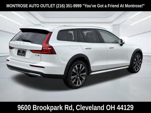 Crystal White Pearl 2026 Volvo V60 Cross Country Ultra, B5 AWD Gas (mild hybrid)