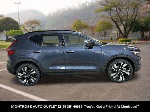 2026 Volvo XC40 B5 Ultra