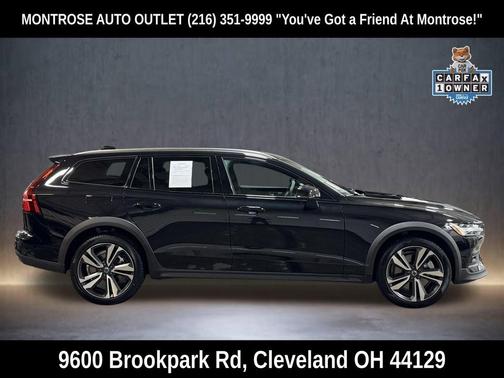 2025 Volvo V60 Cross Country Plus, B5 AWD Gas (mild hybrid)