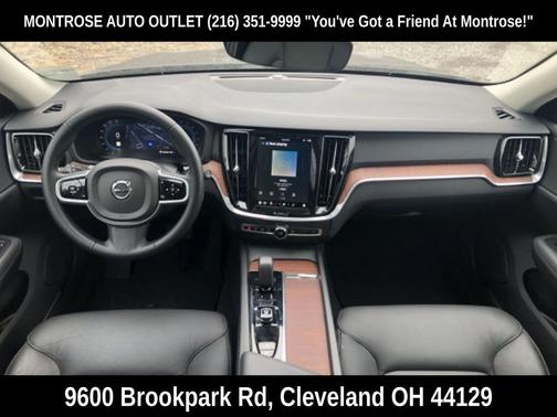 2025 Volvo V60 Cross Country Plus, B5 AWD Gas (mild hybrid)