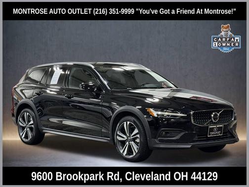 2025 Volvo V60 Cross Country Plus, B5 AWD Gas (mild hybrid)