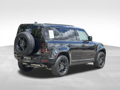 2023 Land Rover Defender 110 X-Dynamic SE