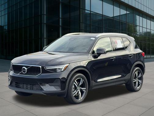 2023 Volvo XC40 B5 Core
