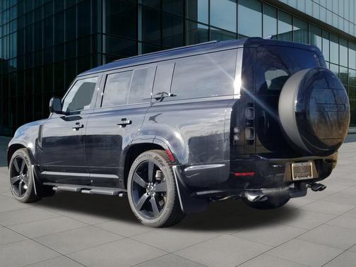 2025 Land Rover Defender V8
